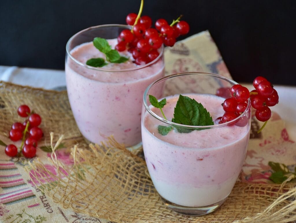 milk, shake, milkshake, drink, berry shake, milk drink, thirst, enjoyment, yummy, berry, currants, cute, dessert, sweetness, healthy, refresh, kitchen, vegetarian, fruit, milkshake, milkshake, milkshake, milkshake, milkshake